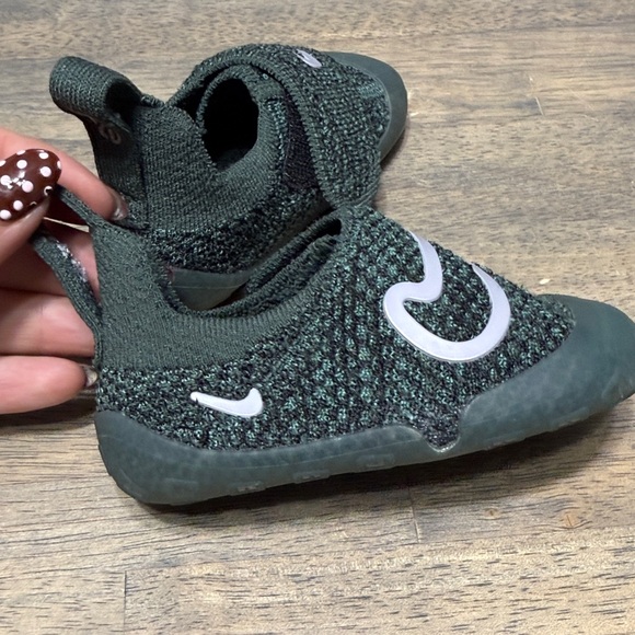 Nike Baby/Toddler Shoes – Green Knit Slip-On Velcro Shoes- Size 5c - Picture 3 of 6